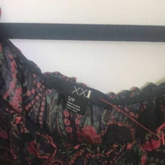 XXI paisley crop top - Picture 2 of 5